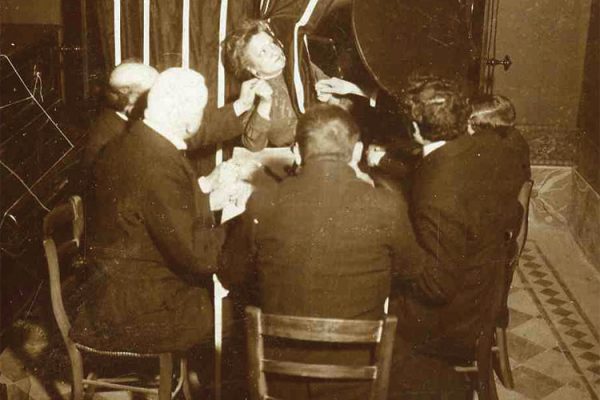 Sitzung, Palladino Sitzer Kabinett Tisch